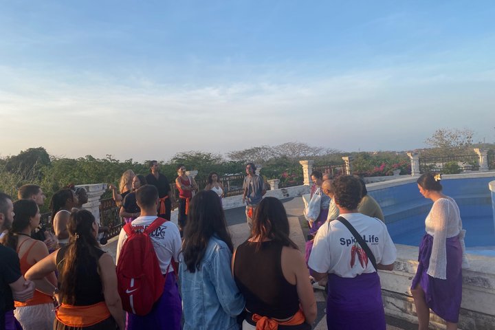 Kecak Fire Dance billet og Uluwatu solnedgang tur inkluderet