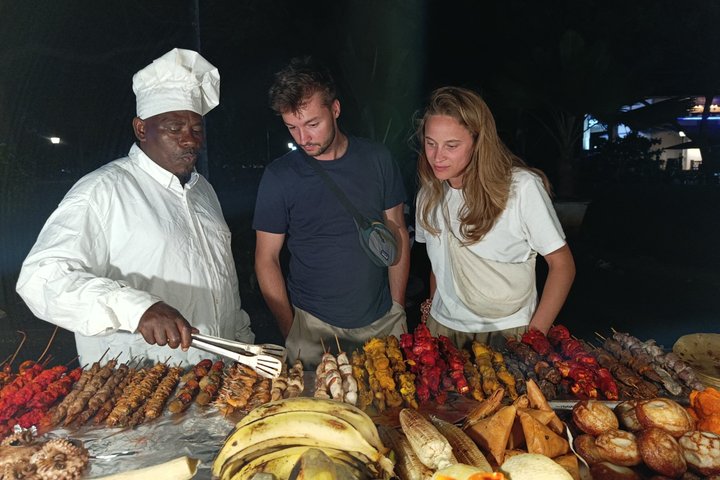 Tour a piedi serale di Stone Town con visita ai mercati alimentari