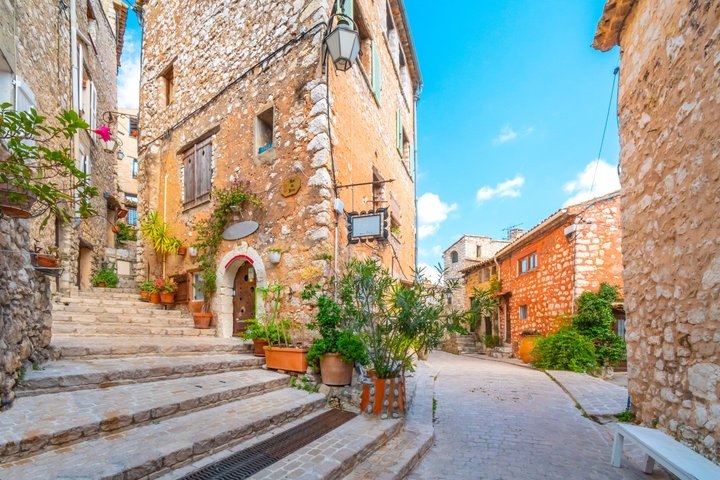 Villages de contes de fées de la Côte d'Azur et découverte des parfums
