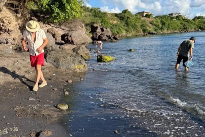 St Kitts : Beach Gems Sea Glass & Timothy Hill View