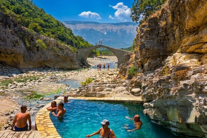 Bënja Thermal Baths og Langarica Canyon Tour fra Saranda Ksamil