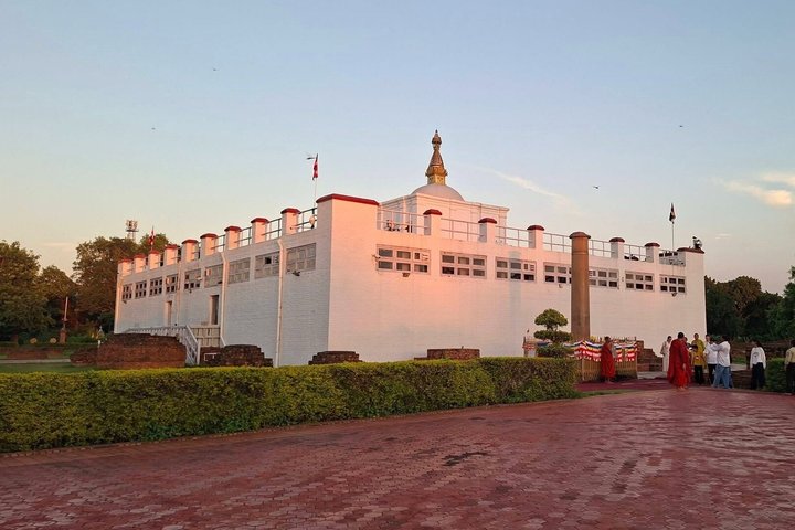 Visite guidée privée de Lumbini et Kapilavastu