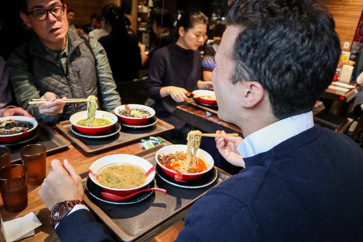 Tokyo Ramen Tasting Tour med 6 mini skåle på 3 Ramen butikker