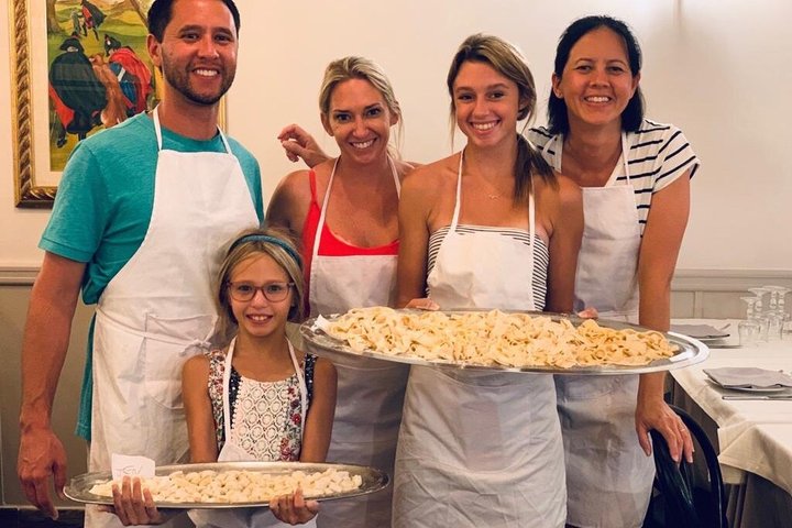 Bari: Aula de Culinária de Massa e Tiramisu com Vinho pela Cooking Italy