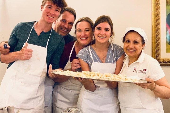 Bari: Aula de Culinária de Massa e Tiramisu com Vinho pela Cooking Italy