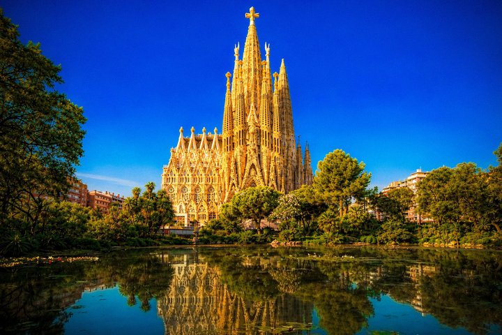 Barcellona : accesso prioritario alla Sagrada Familia e visita guidata