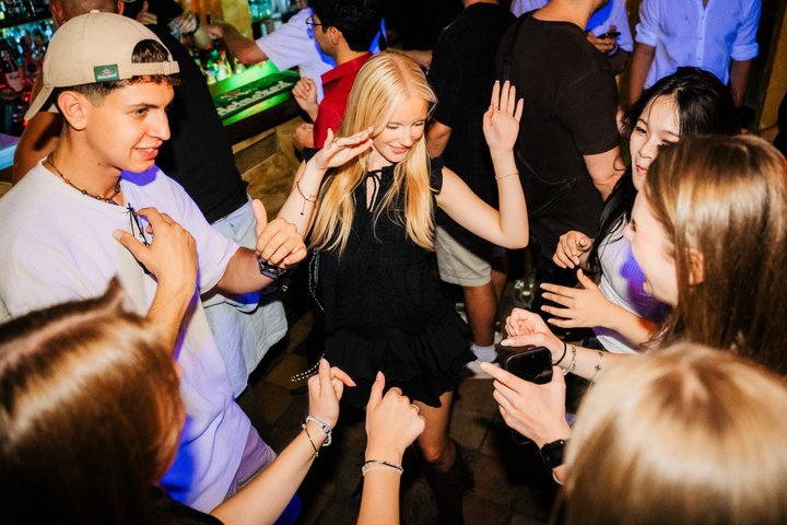 Düsseldorf Social Night Out : 4 bars, Welcome Shots et entrée au club