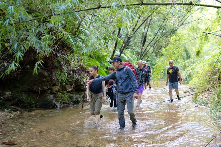 Okinawa Jungle Trails & Watervallen – Privétour door Yanbaru