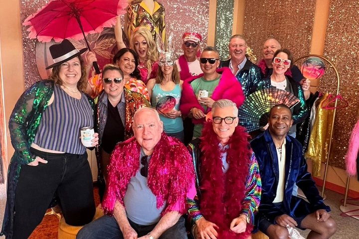 Drag Queen organiseerde een bustour door Palm Springs