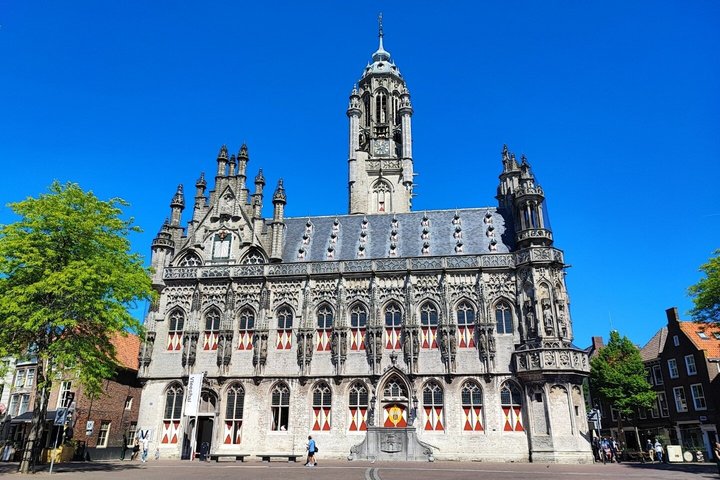 Gioco di detective in città e tour a piedi di Middelburg guidato autonomamente