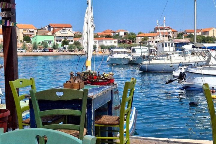 Zadar: 3 Eilanden Hopping Tour met snorkelen of zonsondergang boottocht