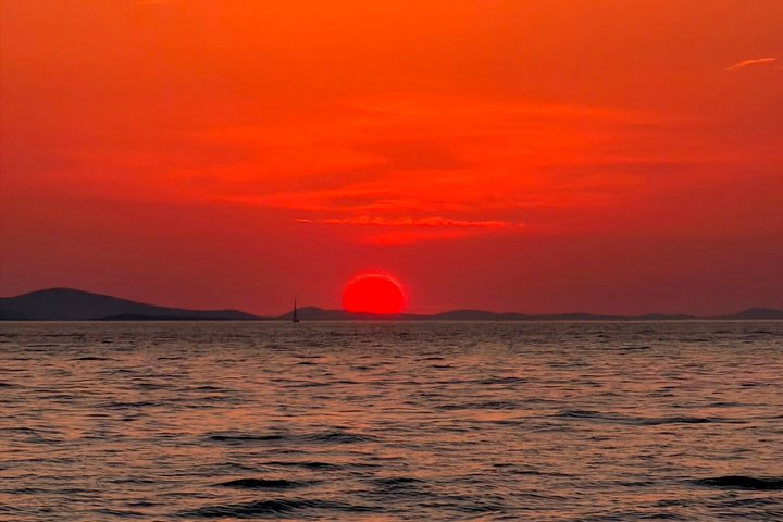 Zadar: 3 Eilanden Hopping Tour met snorkelen of zonsondergang boottocht