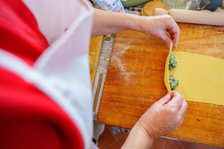 Clase privada de cocina toscana y vino en Chianti con Diana