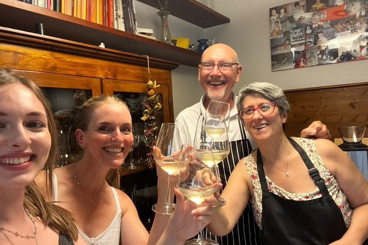 Clase privada de cocina toscana y vino en Chianti con Diana