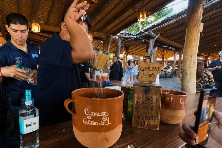 Klassieke tequilatour vanuit Guadalajara en uitgebreide cantaritos bij El Güero!