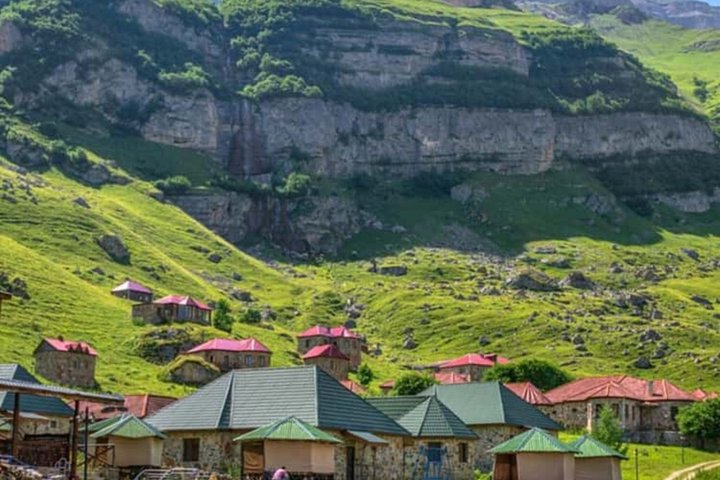 Unesco : Déjeuner fait maison à Khinalig et itinéraire de randonnée vers la vallée des Aigles