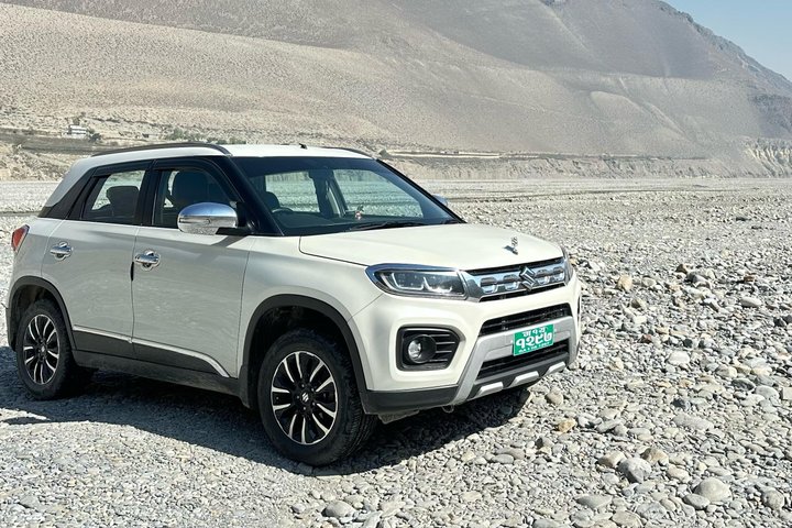 Pokhara naar Kathmandu Privétour met luxe auto en jeep