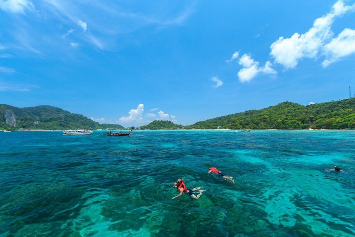 Tour in catamarano premium per le isole Phi Phi e Maya Bay da Phuket
