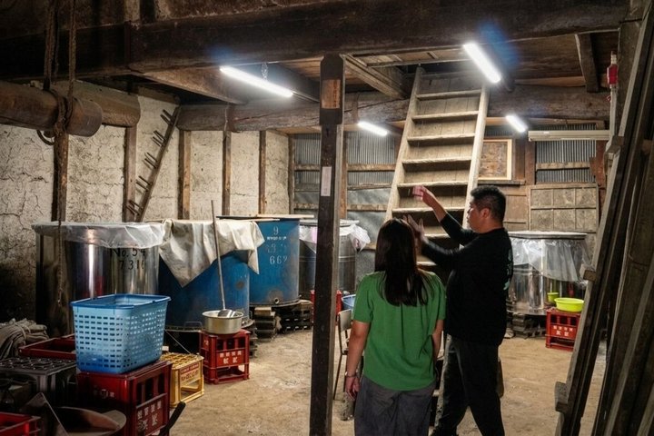 Inuyama Süß-Sake-Verkostung & individuelle Abfüllung aus Nagoya