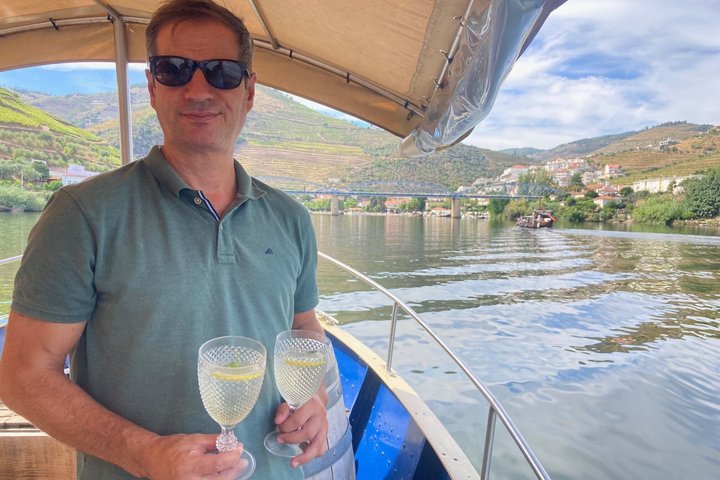 Régua : Prime Douro Valley Tour : 9 viner, Trad. Lunsj & privat. Båt