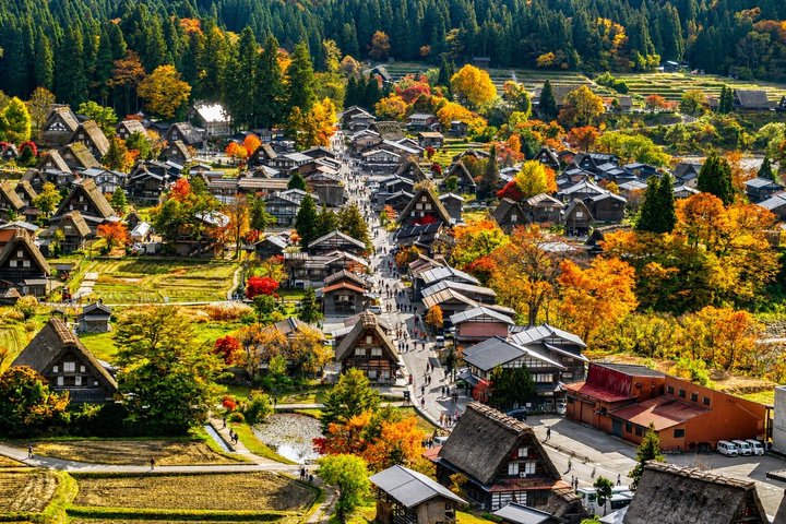 Shirakawago & Takayama busstur från Nagoya w / valfri lunch