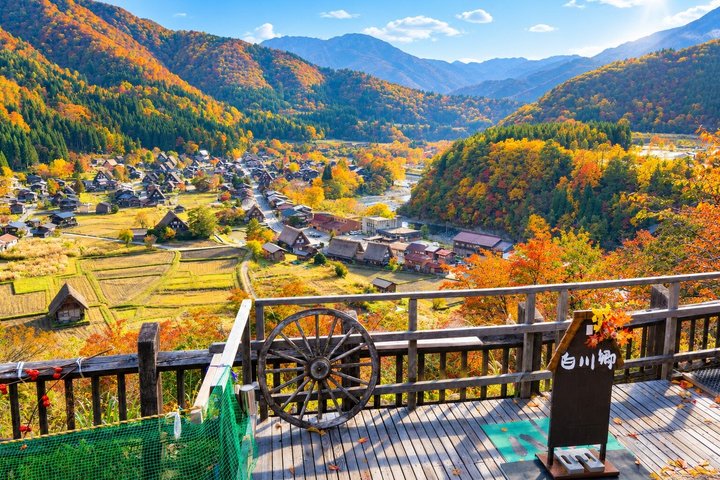 Shirakawago & Takayama busstur från Nagoya w / valfri lunch