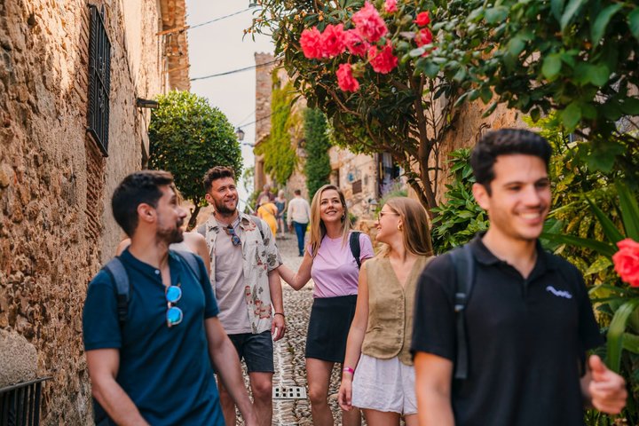 Montserrat, Girona & Costa Brava Guided Day Trip from Barcelona