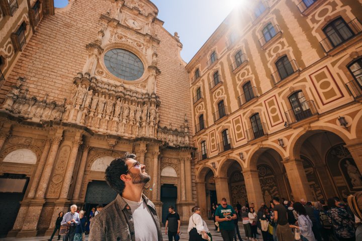 Montserrat, Girona & Costa Brava Guided Day Trip from Barcelona