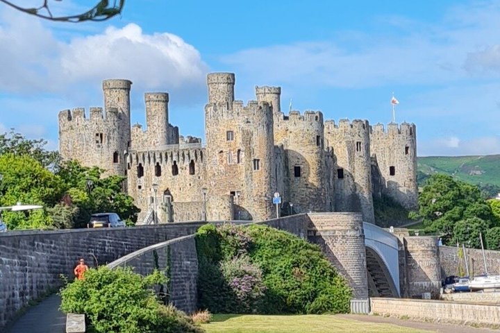 Open groepsrondleiding door Conwy Castle met een officiële gids