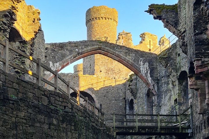 Open groepsrondleiding door Conwy Castle met een officiële gids