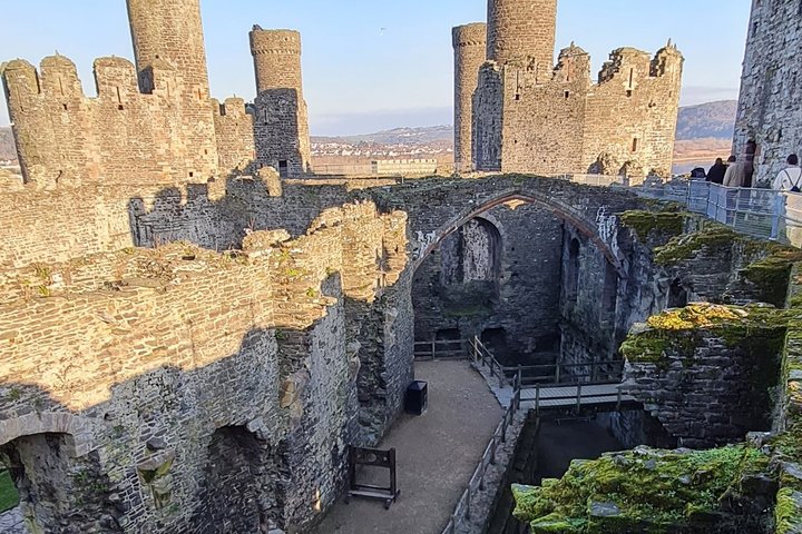 Open groepsrondleiding door Conwy Castle met een officiële gids