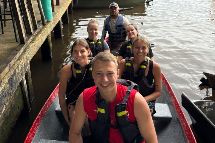 Tortuguero-Tour auf den Kanälen im Kanu mit Elektromotor