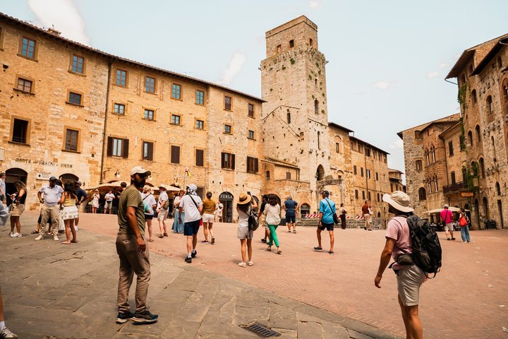 Pisa, Siena, San Gimignano met lunch en wijnproeverij bij een wijnmakerij