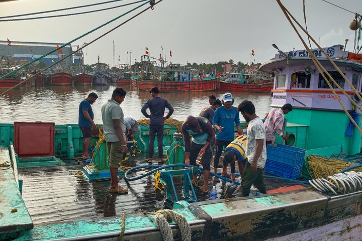 7Day Karnataka Tour Weavers Jasmine Farmers Fishermen and Priest