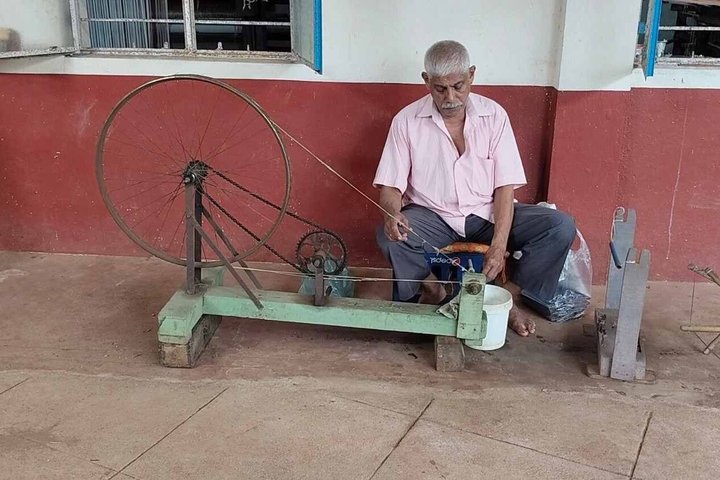7Day Karnataka Tour Weavers Jasmine Farmers Fishermen and Priest