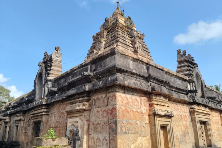 7Day Karnataka Tour Weavers Jasmine Farmers Fishermen and Priest