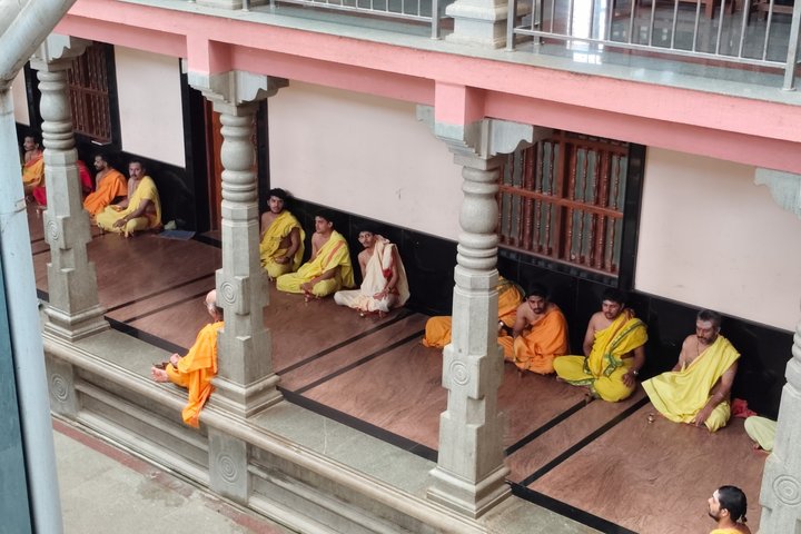 7Day Karnataka Tour Weavers Jasmine Farmers Fishermen and Priest