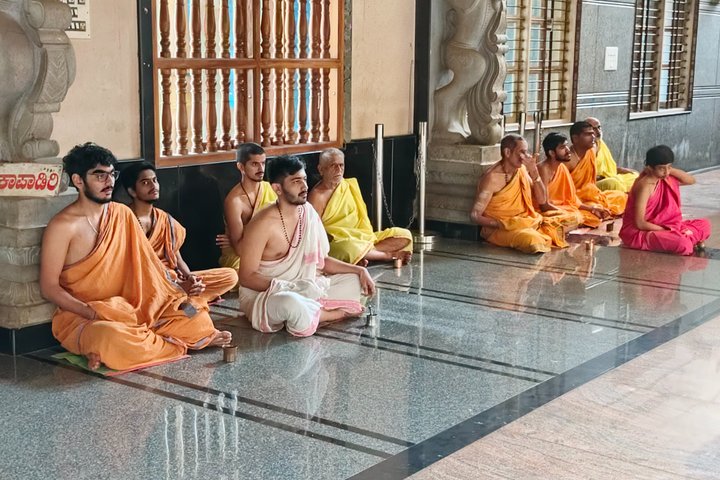 7Day Karnataka Tour Weavers Jasmine Farmers Fishermen and Priest