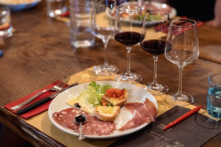 San Gimignano, Siena, Monteriggioni : Tour totalmente acompañado, almuerzo y cata de vinos