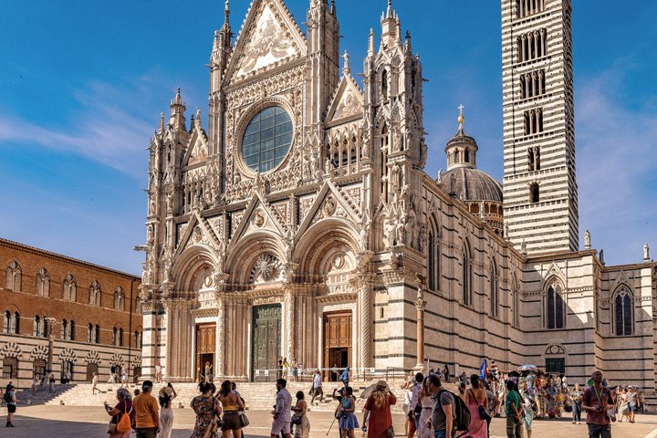 San Gimignano, Siena, Monteriggioni : Tour totalmente acompañado, almuerzo y cata de vinos