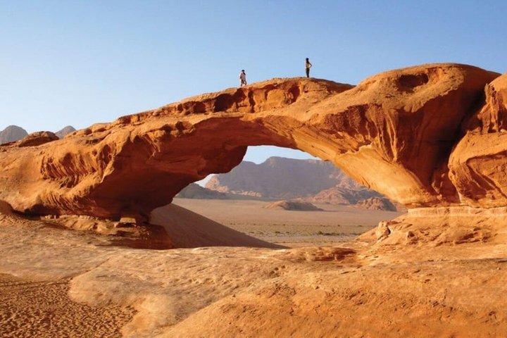 De Petra a Wadi Rum, luego de regreso a Ammán o al aeropuerto.