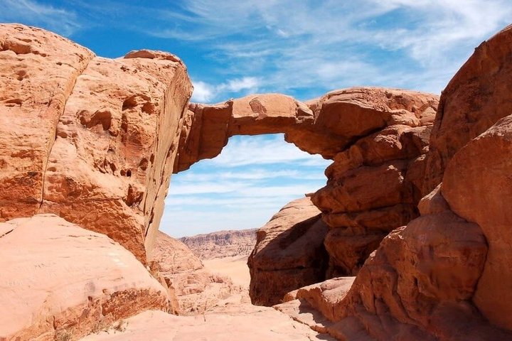 De Petra a Wadi Rum, luego de regreso a Ammán o al aeropuerto.