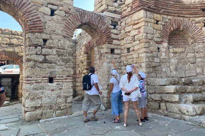 Nessebar: Audioguida Tour Nessebar con visita alla Cantina