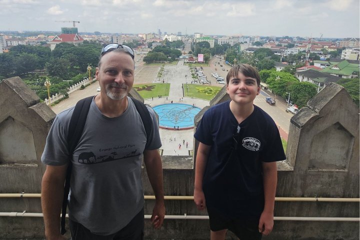 Vientiane: 100% Private & Personalized City Tour with Car & Guide