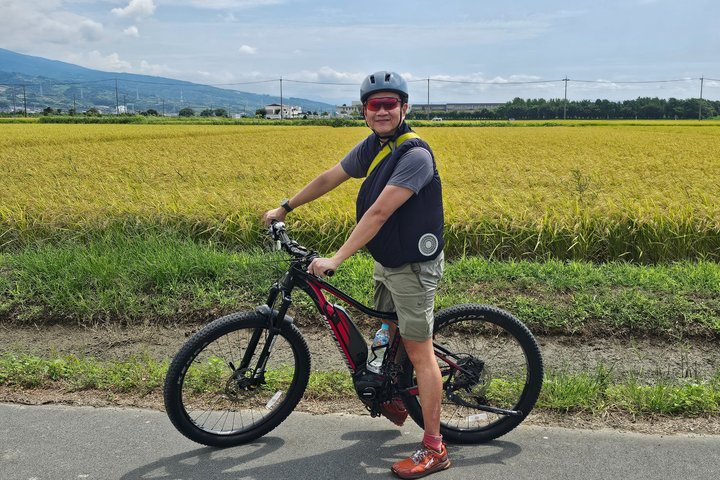 Mt. Fuji Private Guided E-Bike Tour : Fuji City