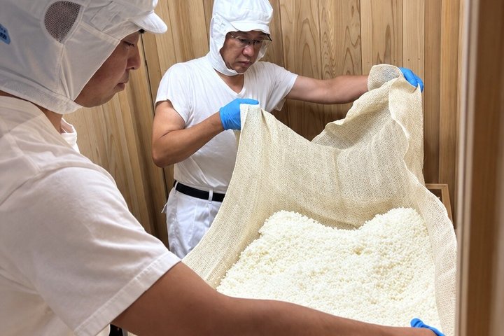 Kobe Sake Tour med Ekspert Guide: 3 + Bryggeri, Tastings Inkludert