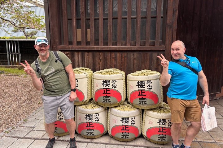 Kobe Sake Tour med Ekspert Guide: 3 + Bryggeri, Tastings Inkludert