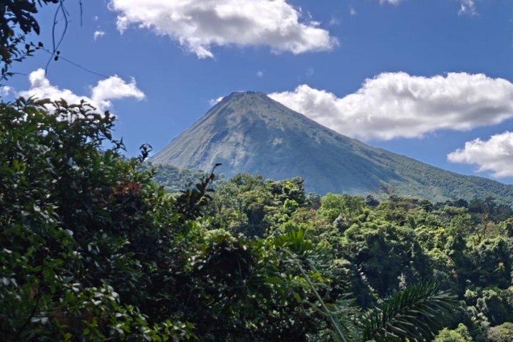 Equitazione a La Fortuna Waterfall