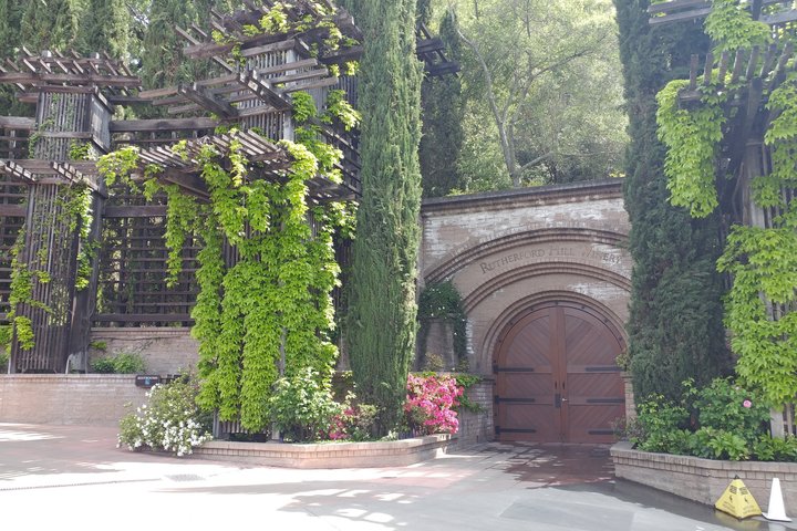 6 hour Luxury Sedan / SUV Private Wine Tour Napa or Sonoma Valley