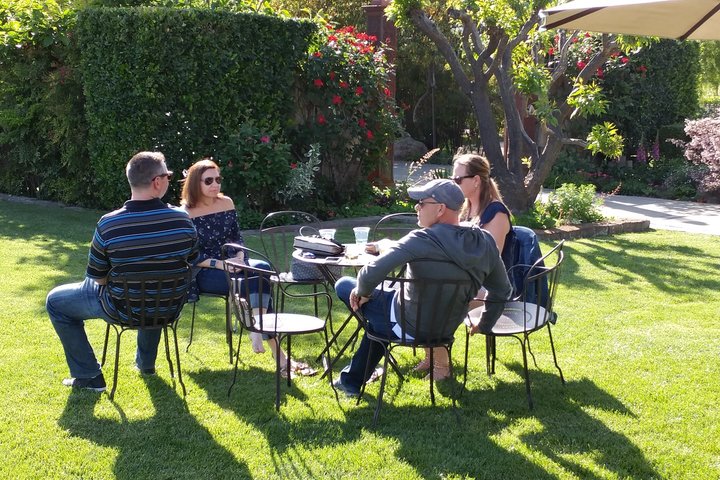 6 hour Luxury Sedan / SUV Private Wine Tour Napa or Sonoma Valley